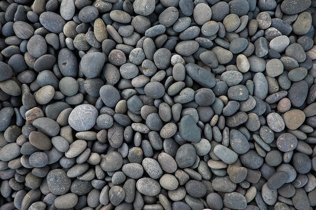 pebbles 1209189 640